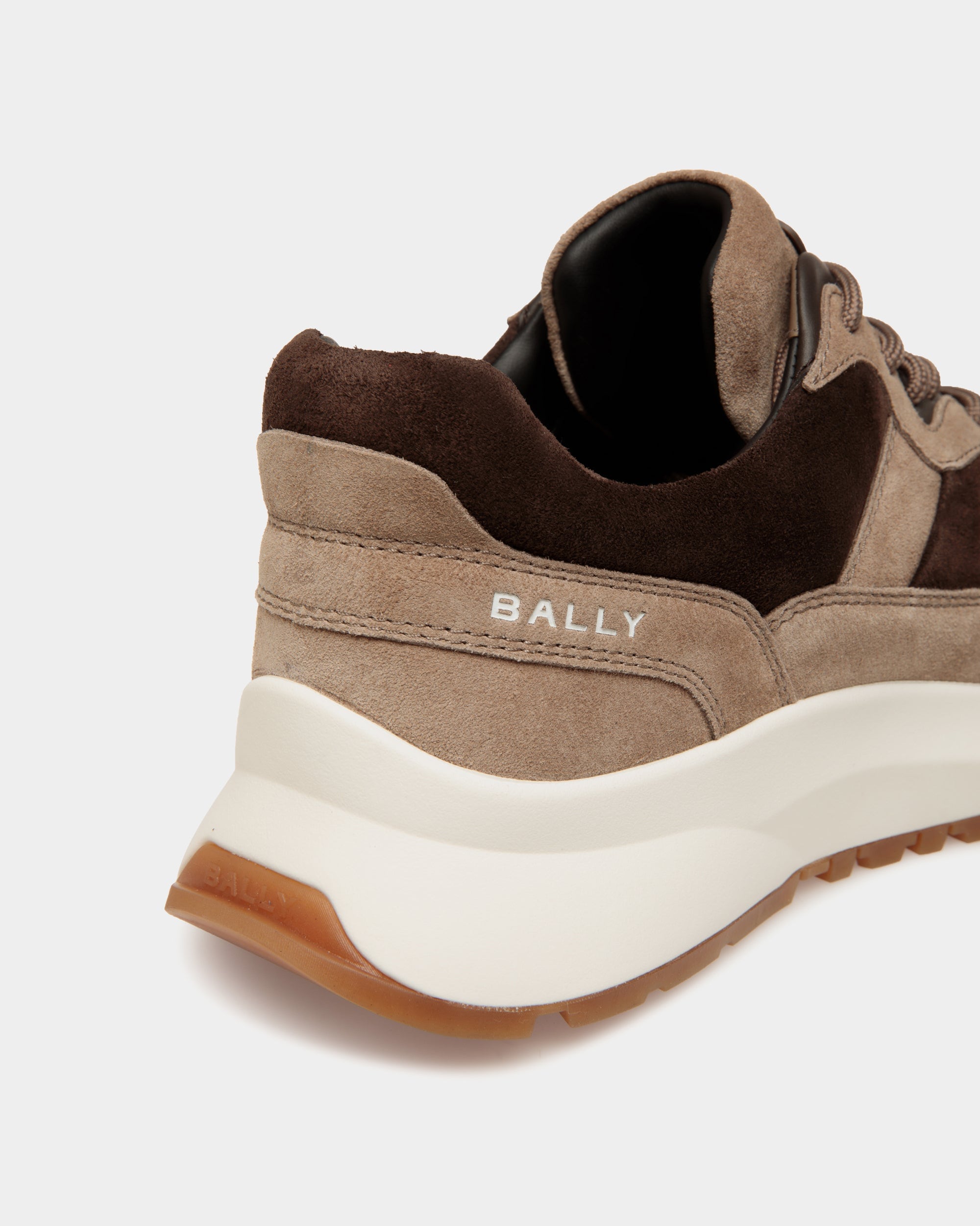 Outline Sneaker Aus Veloursleder In Taupe Und Ebenholzschwarz - Herren - Bally - 05