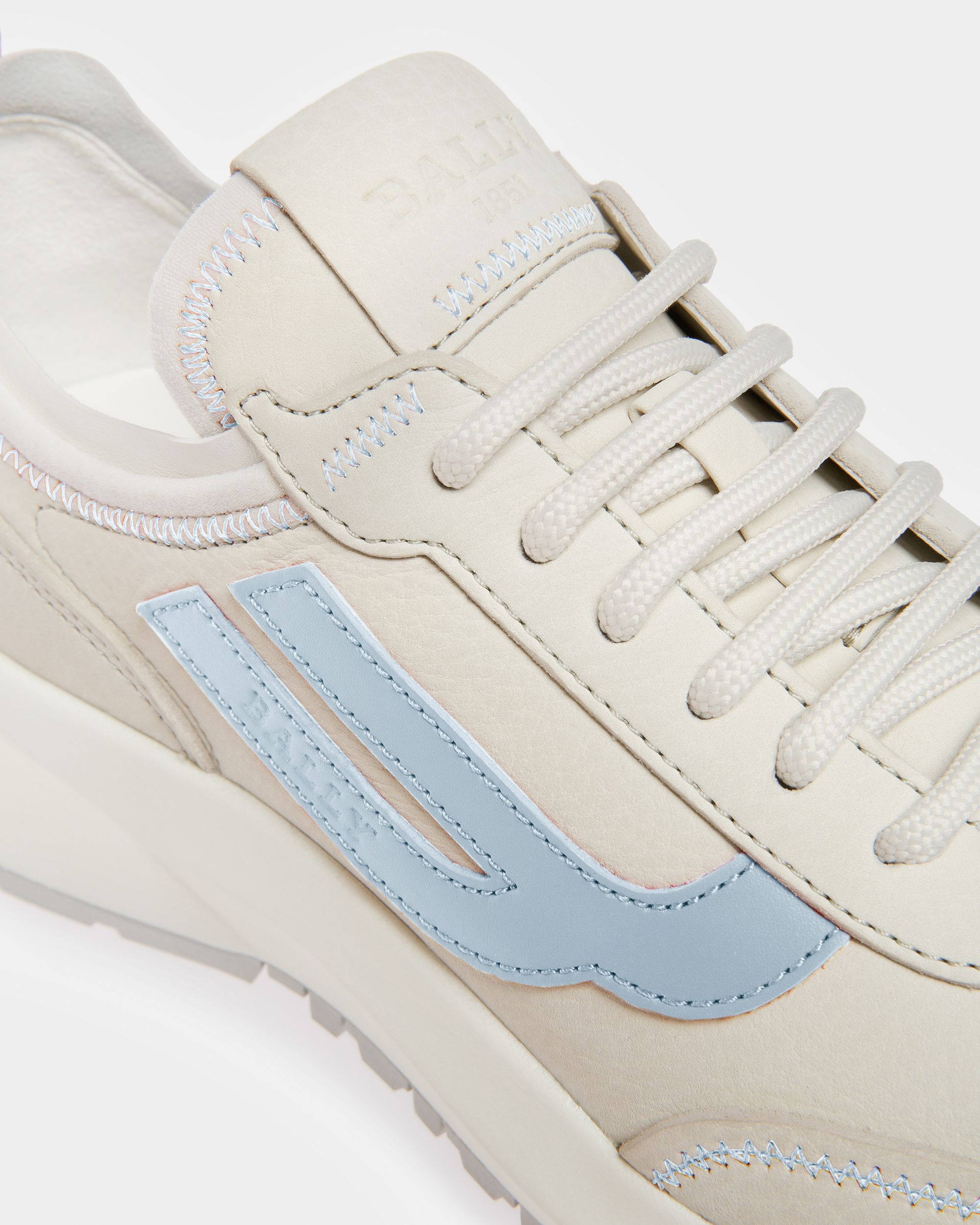 Darys Sneakers Aus Leder In Staubweiß Und Hellblau - Damen - Bally - 04