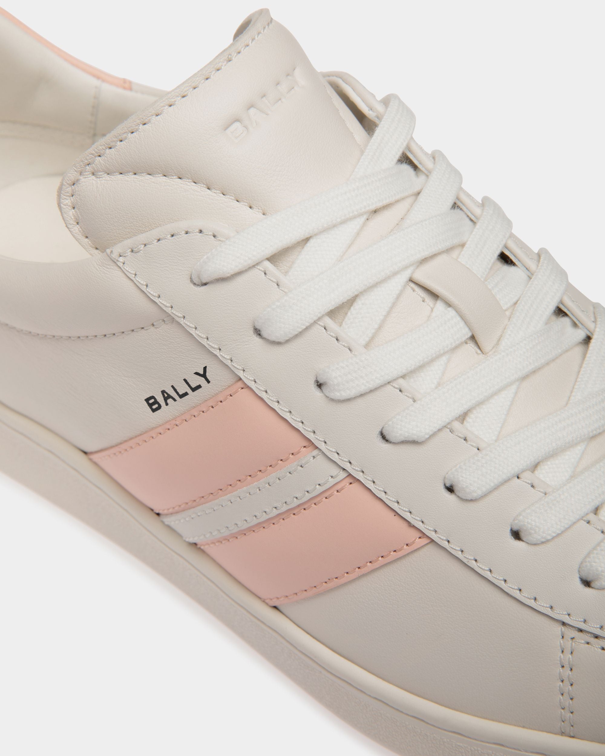 Tennis Sneaker Aus Leder In Weiß Und Baby Pink - Damen - Bally - 06